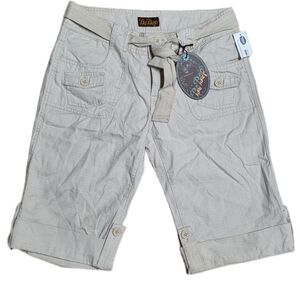 NWT Be Bop Utility Cargo‎ Capri Shorts Women's Size Small Beige Belted Strap